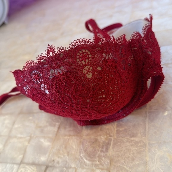 32D Victoria’s Secret Dream Angels lined Demi red lace bra nude delicate - Picture 4 of 9